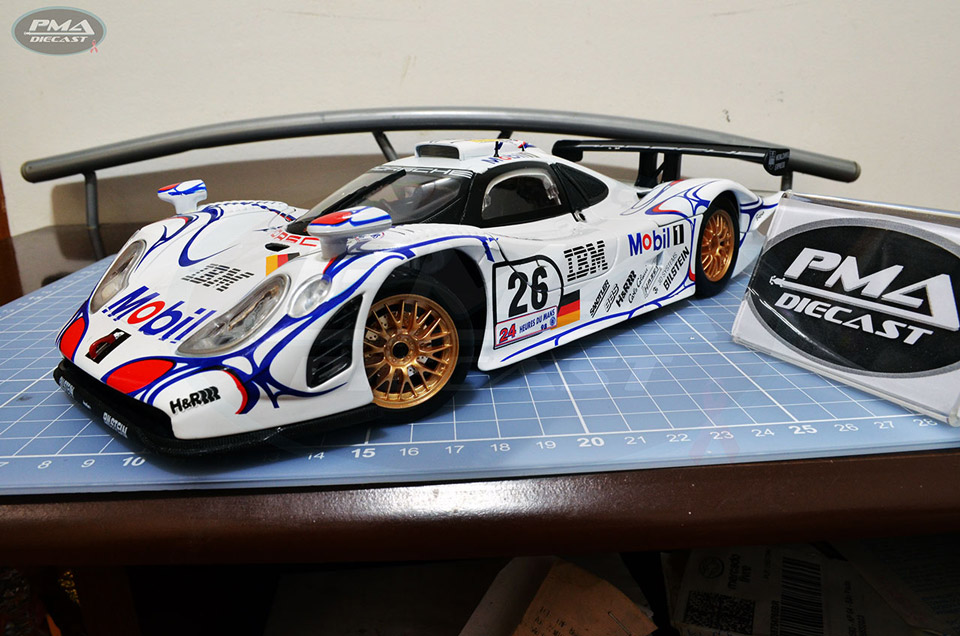 ALLAN MCNISH, LAURENT AIELLO, STÉPHANE ORTELLI 1998 PORSCHE PORSCHE 911 GT1-98 1:18